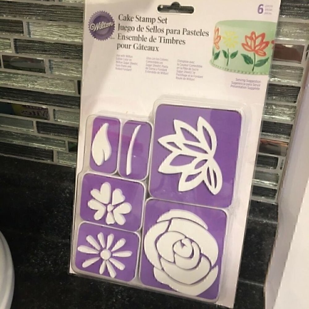 Wilton 6 Piece Cake Stamp Set: New